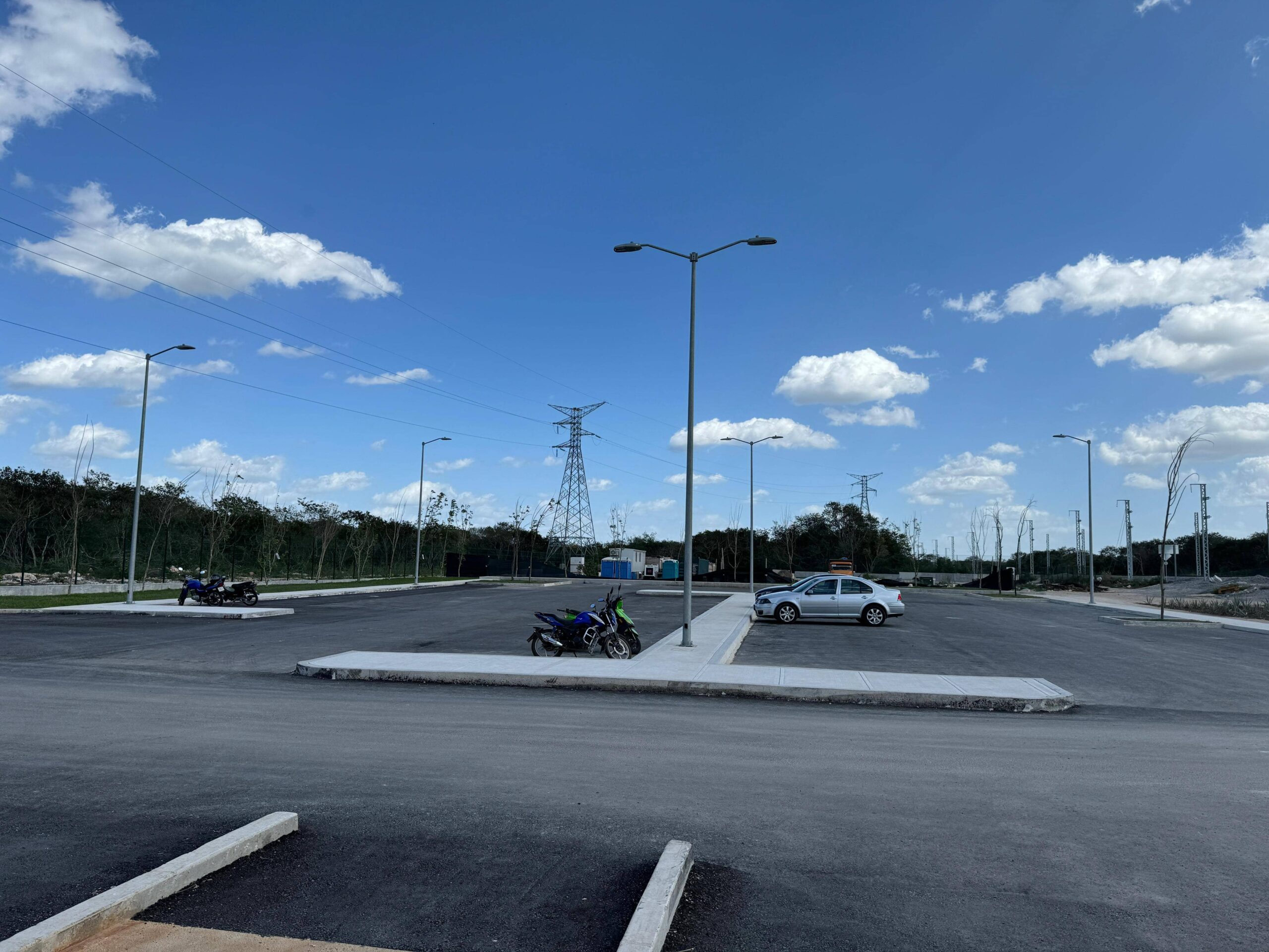 Estacionamiento gratuito de estación de Tren Maya de Izamal