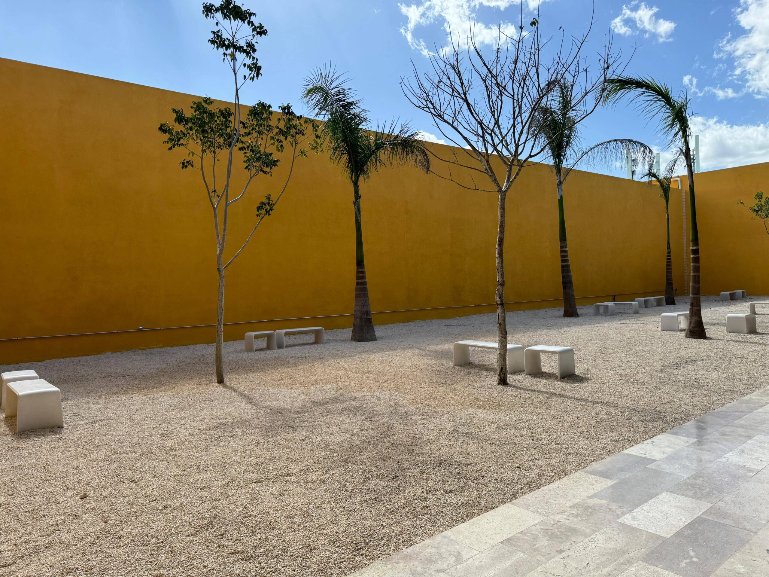 Jardines estación de Tren Maya de Izamal