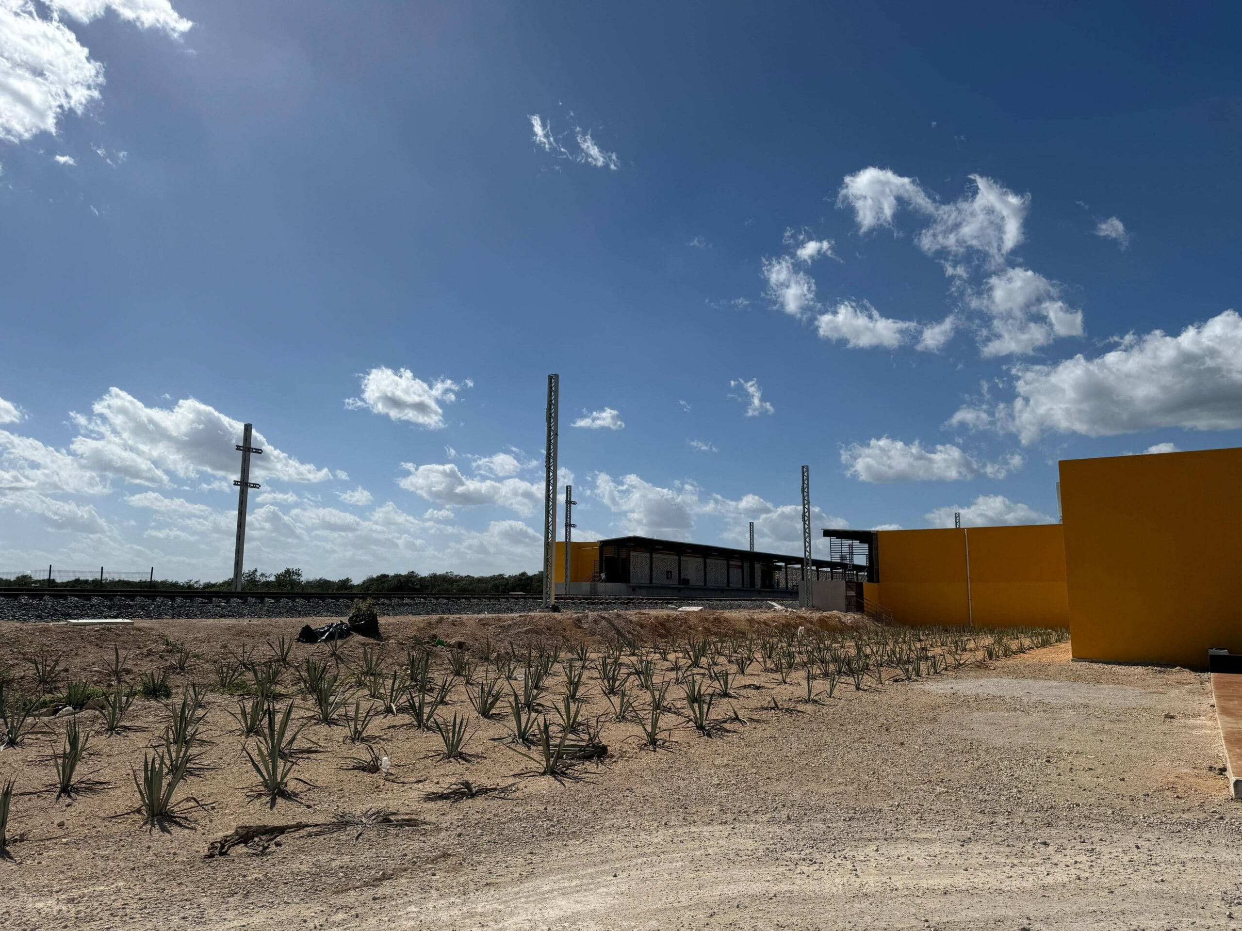 Parte externa de la estación de Tren Maya de Izamal